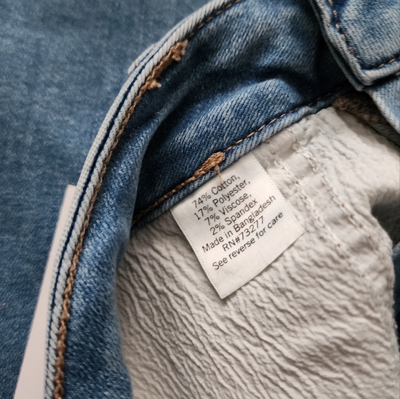 NINE WEST Slim Straight Jeans Womens Size 10 NWT Sculpting Denim - Picture 4 of 8